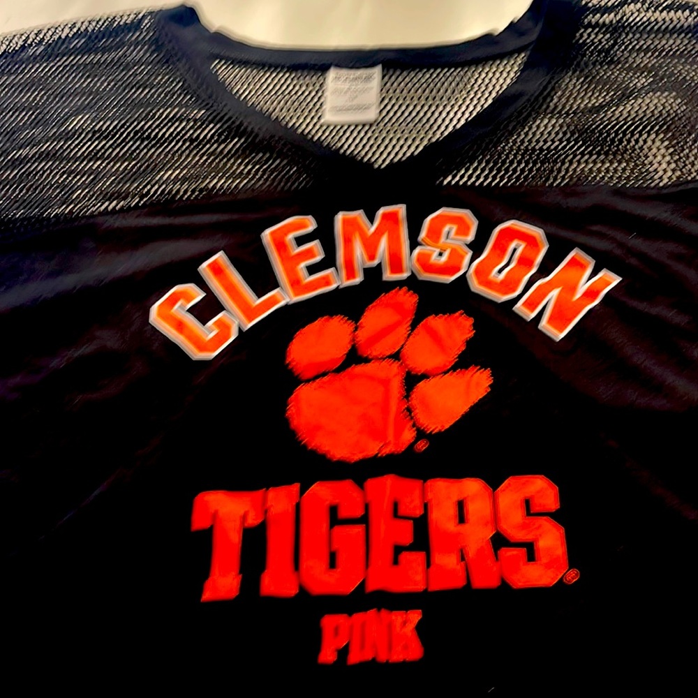 Clemson cut off tee. Victoria Secret.- PINK
